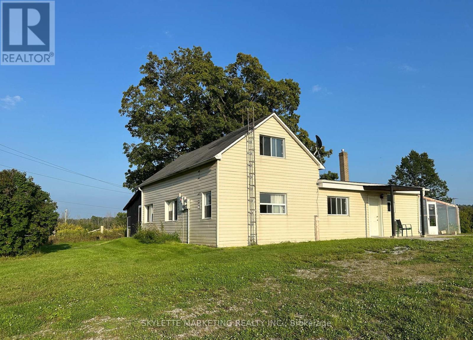 22334 Woodbine Avenue Property Photo 1