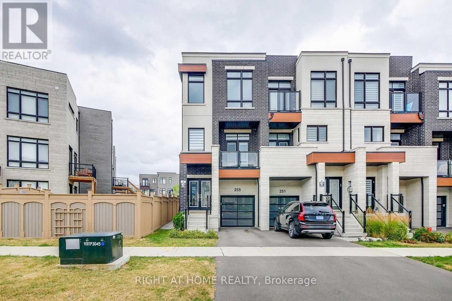 255 Thomas Cook Avenue Property Photo 1