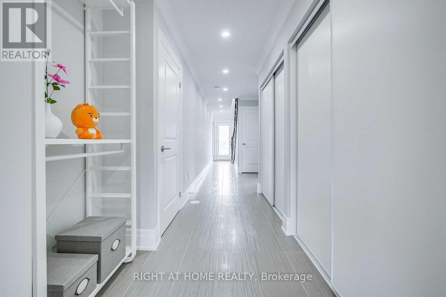 255 Thomas Cook Avenue Property Photo 4