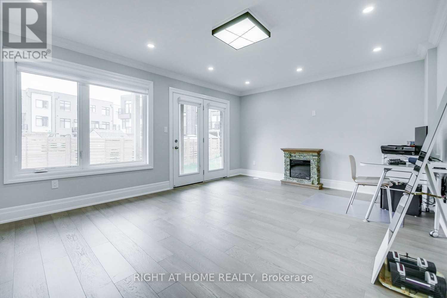 255 Thomas Cook Avenue Property Photo 5