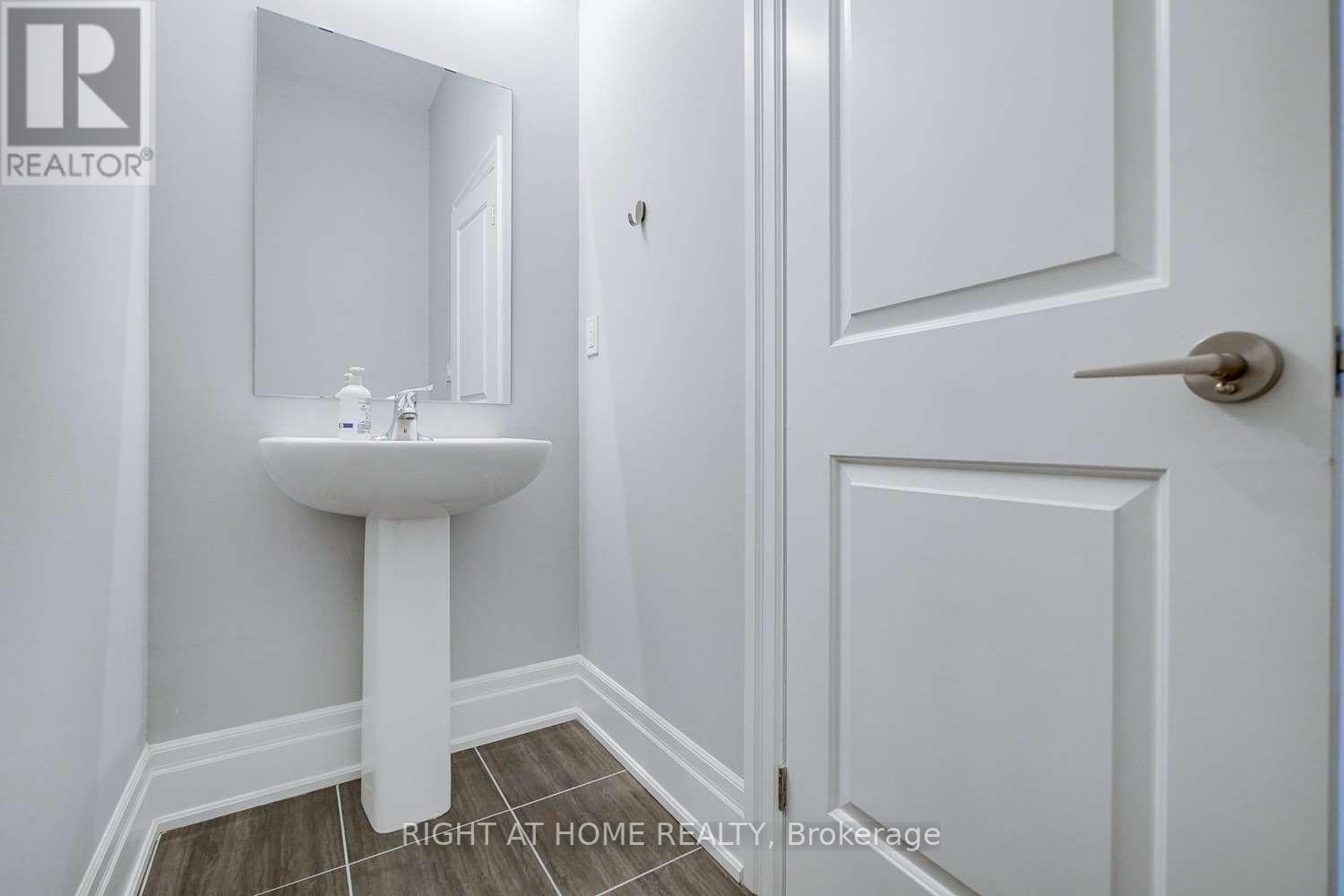 255 Thomas Cook Avenue Property Photo 8