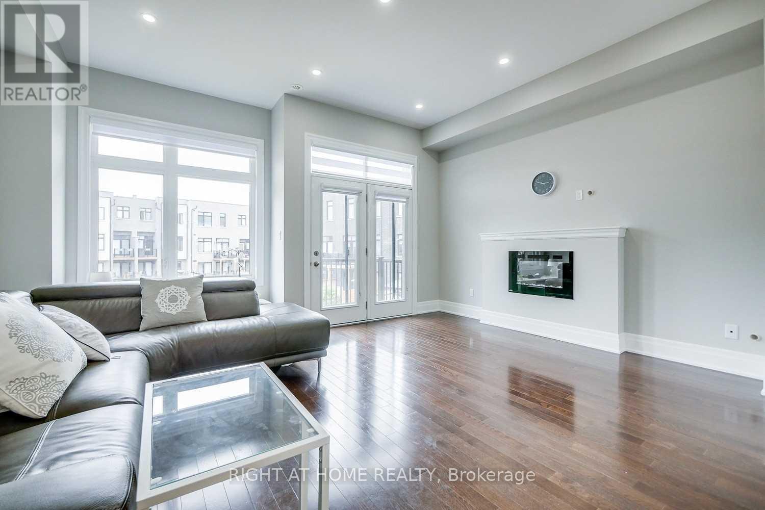 255 Thomas Cook Avenue Property Photo 16