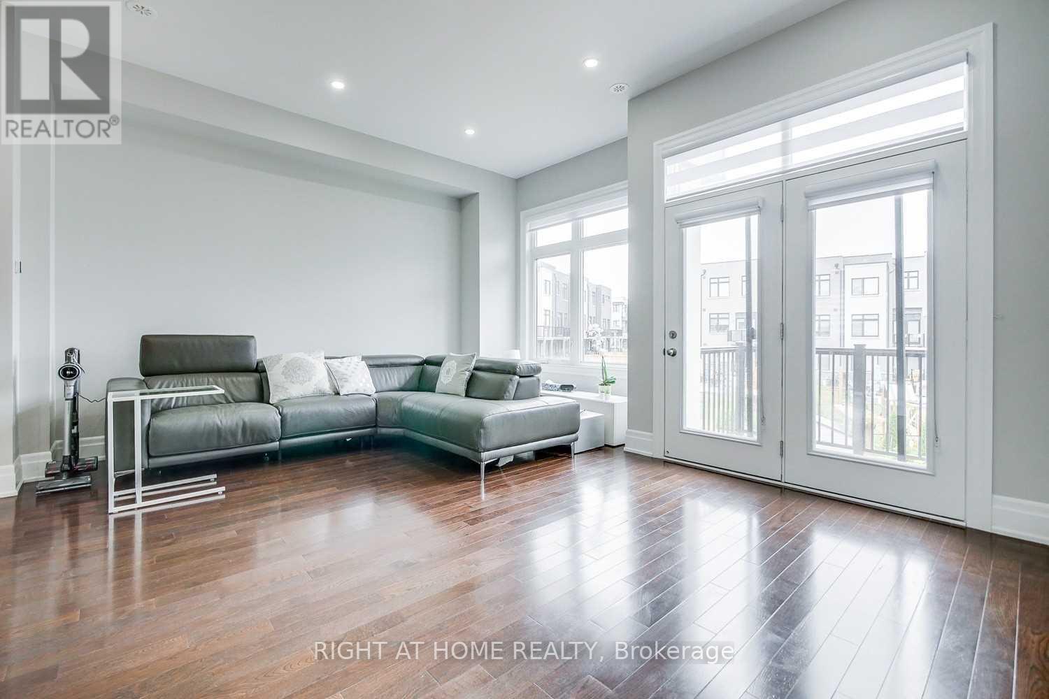 255 Thomas Cook Avenue Property Photo 17