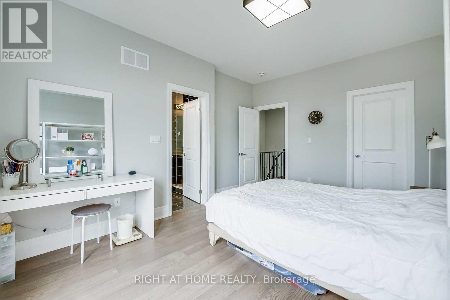 255 Thomas Cook Avenue Property Photo 23