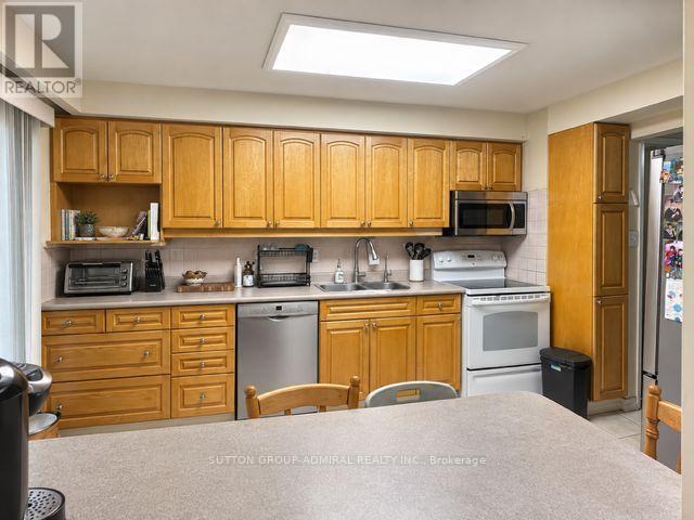 168 Mabley Crescent Property Photo 4