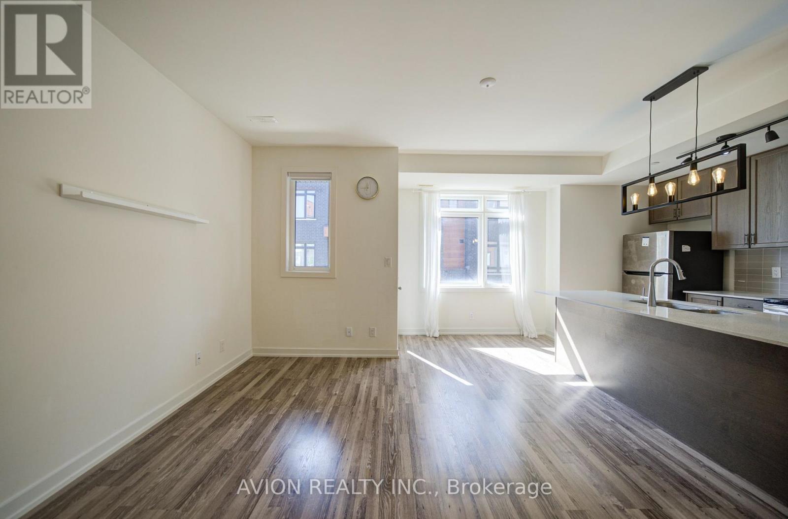 83 - 370 Red Maple Road Property Photo 3