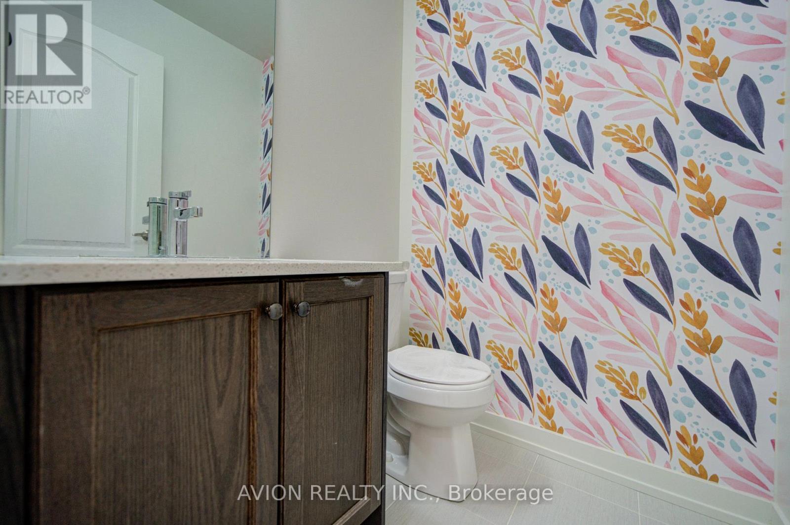 83 - 370 Red Maple Road Property Photo 16