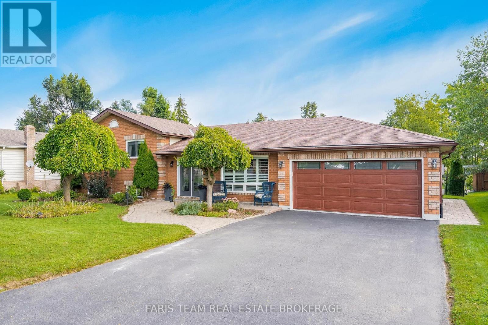 2032 Chantler Street Property Photo 1