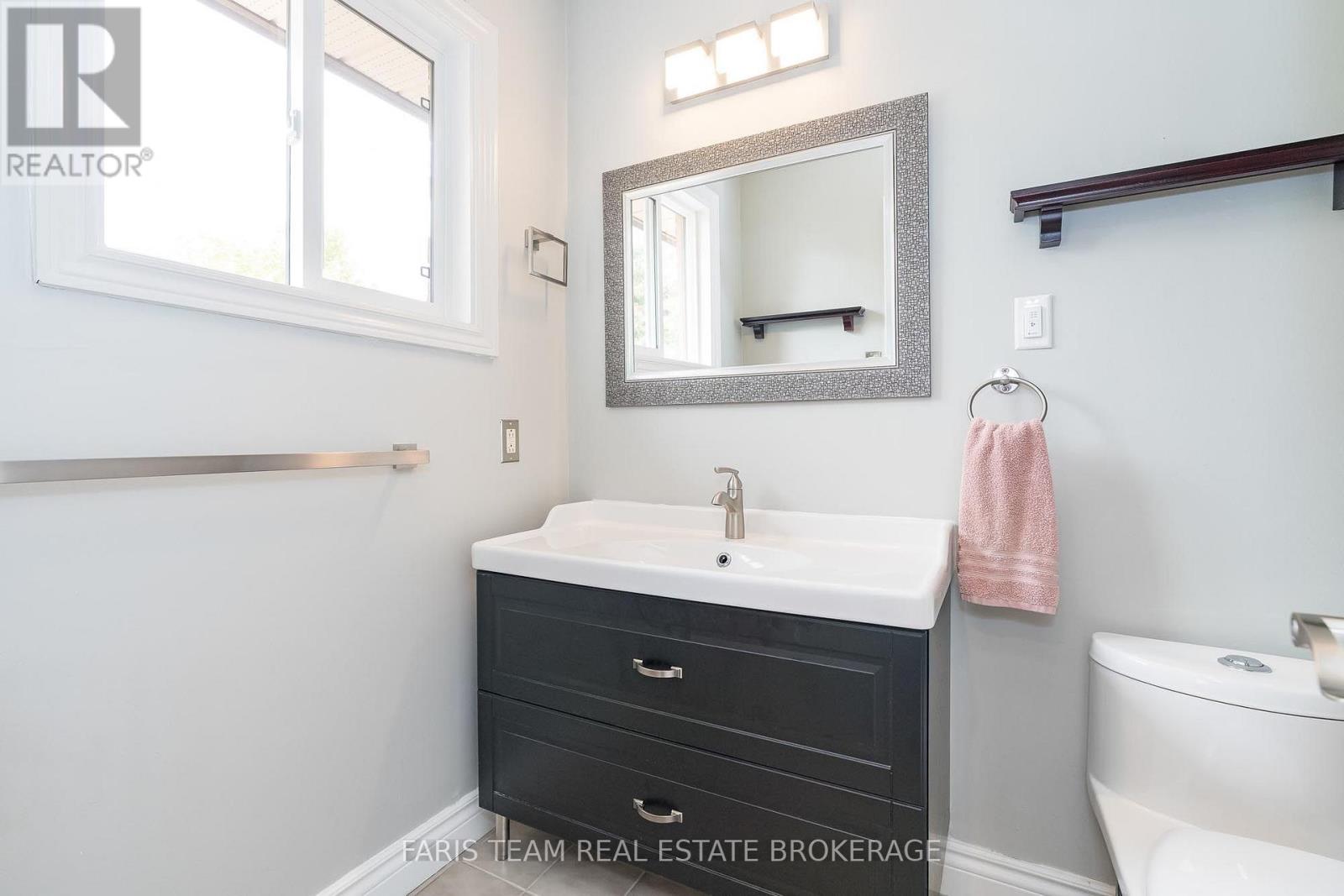 2032 Chantler Street Property Photo 20