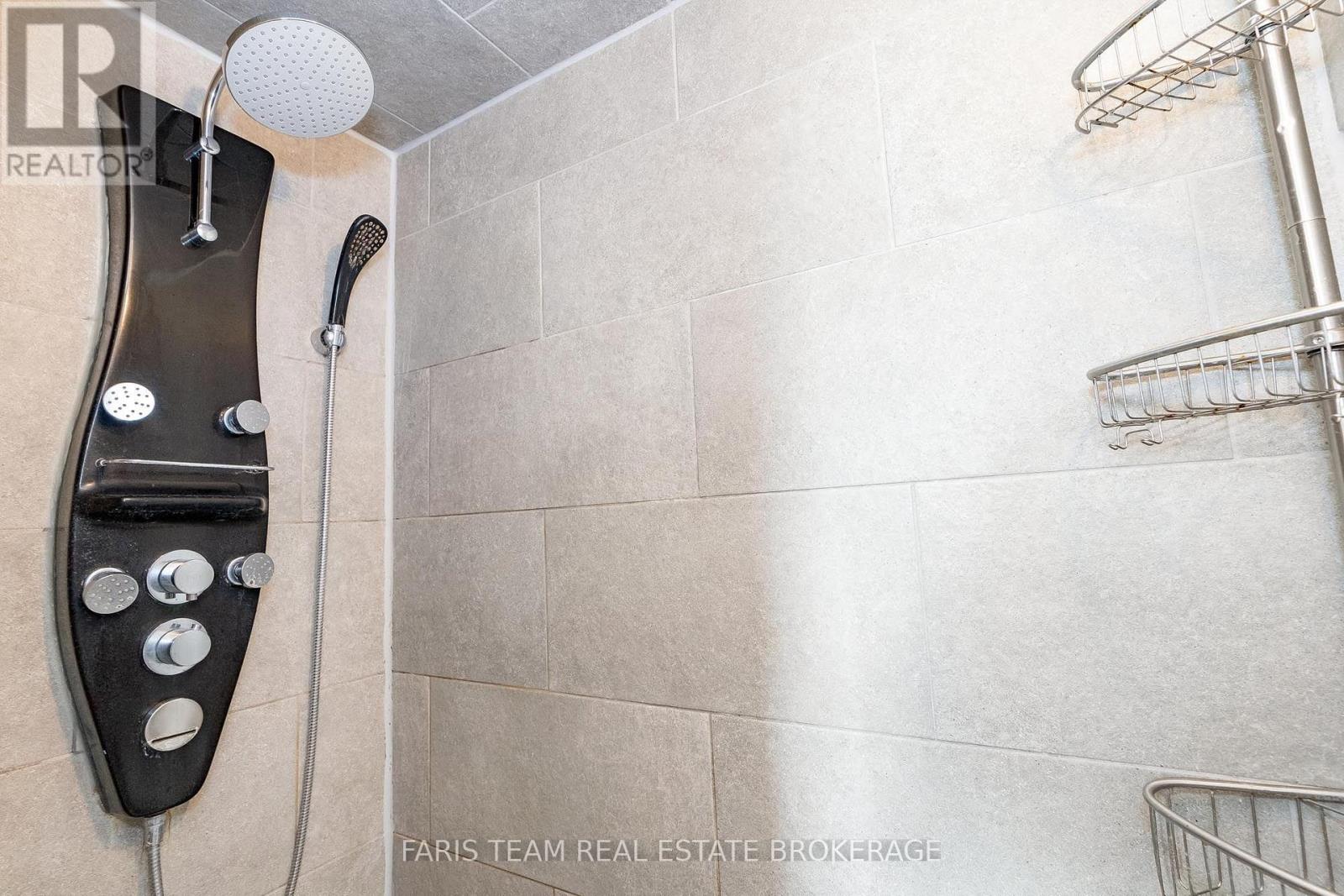 2032 Chantler Street Property Photo 21