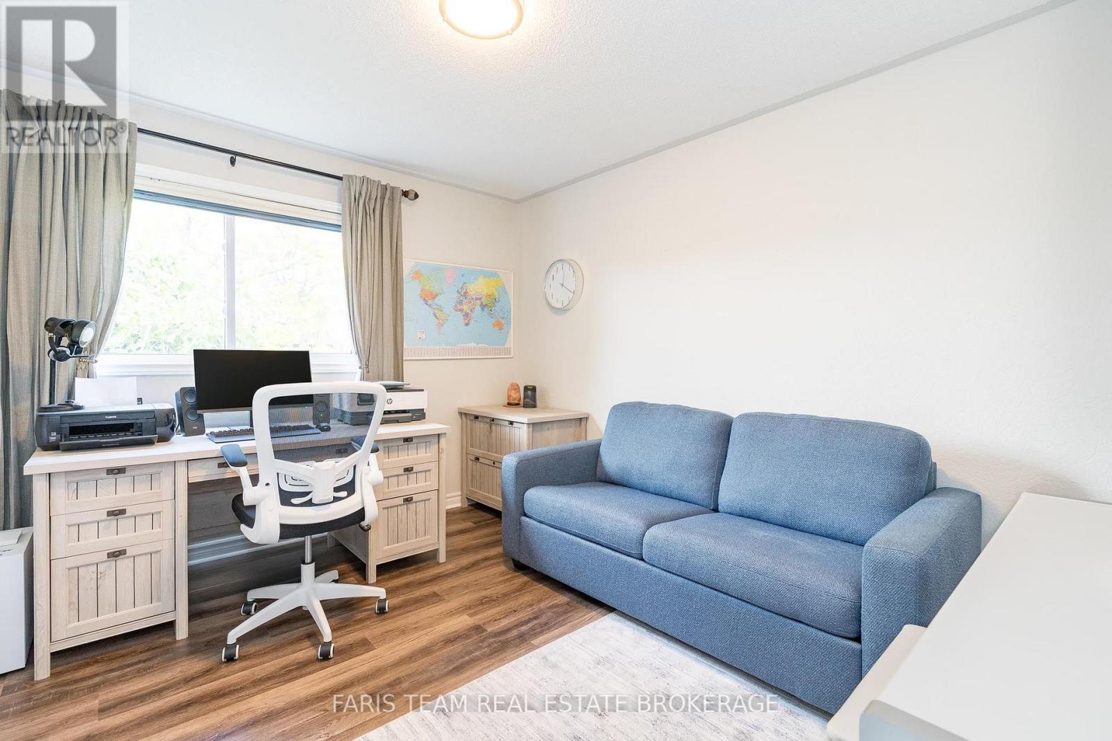 2032 Chantler Street Property Photo 22