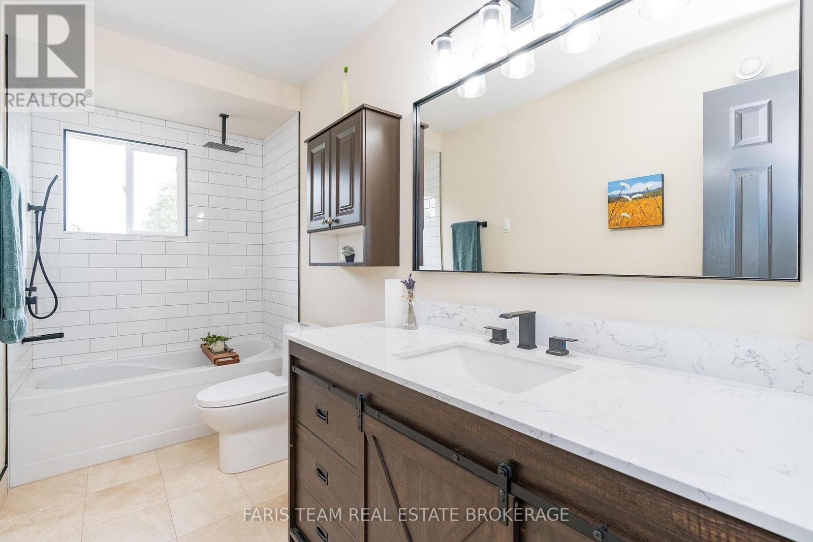 2032 Chantler Street Property Photo 23