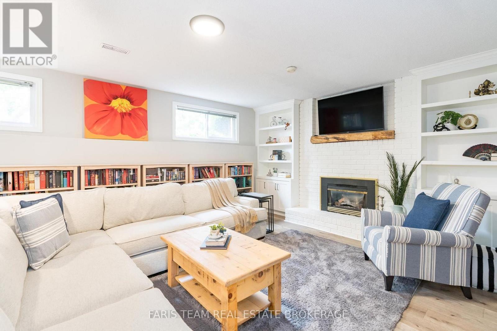 2032 Chantler Street Property Photo 25