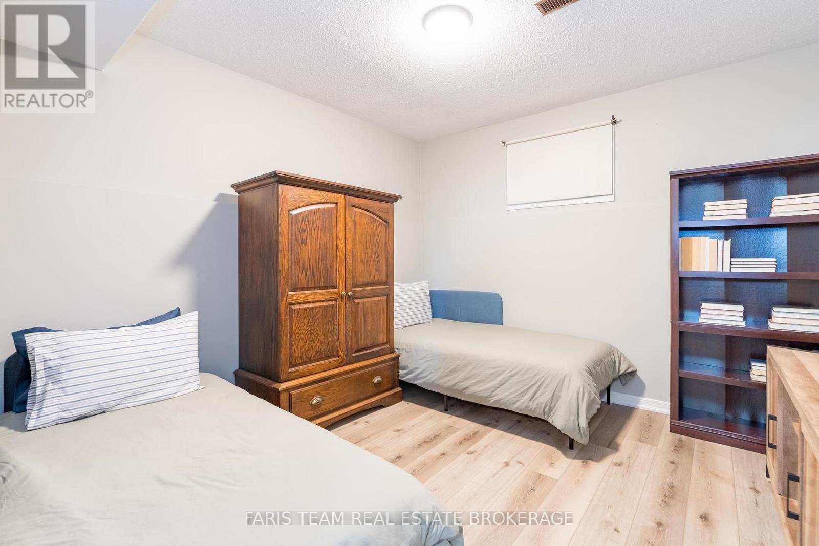 2032 Chantler Street Property Photo 27