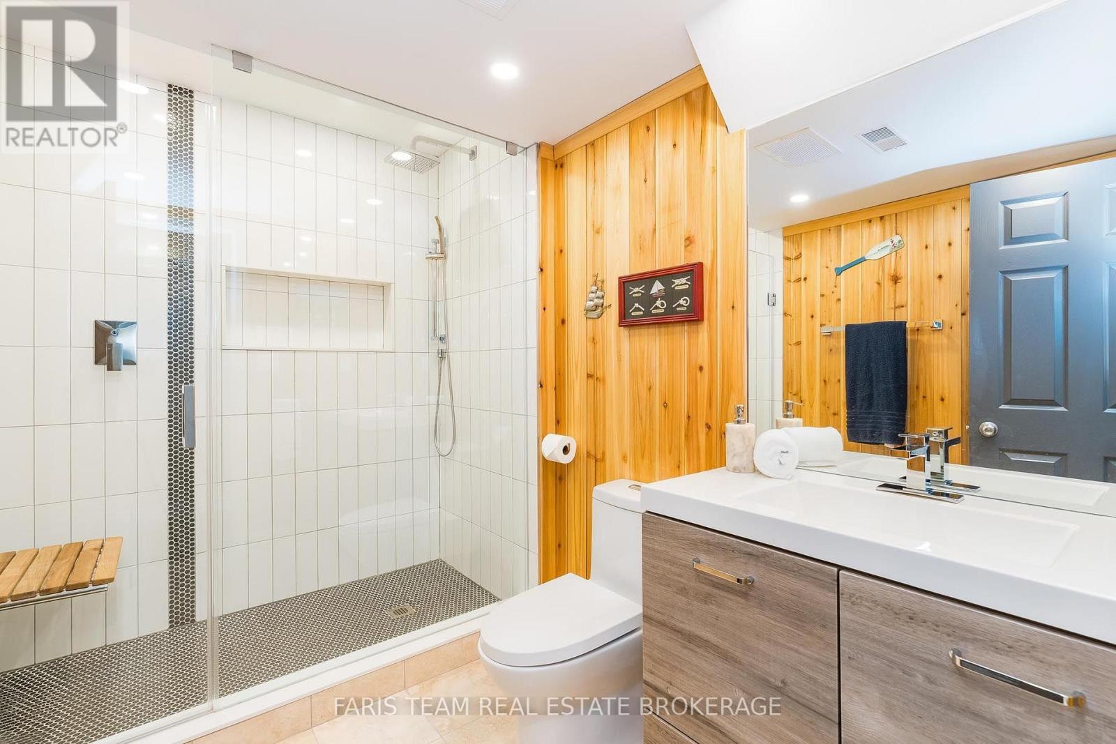 2032 Chantler Street Property Photo 30