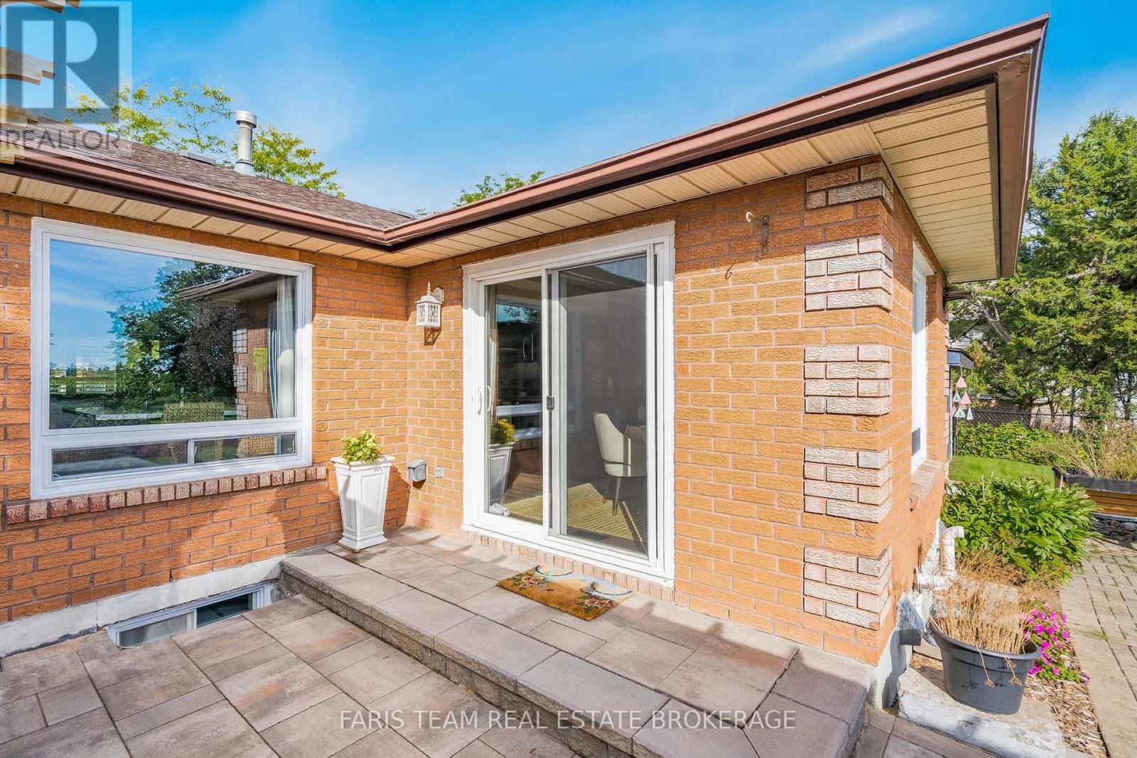 2032 Chantler Street Property Photo 33