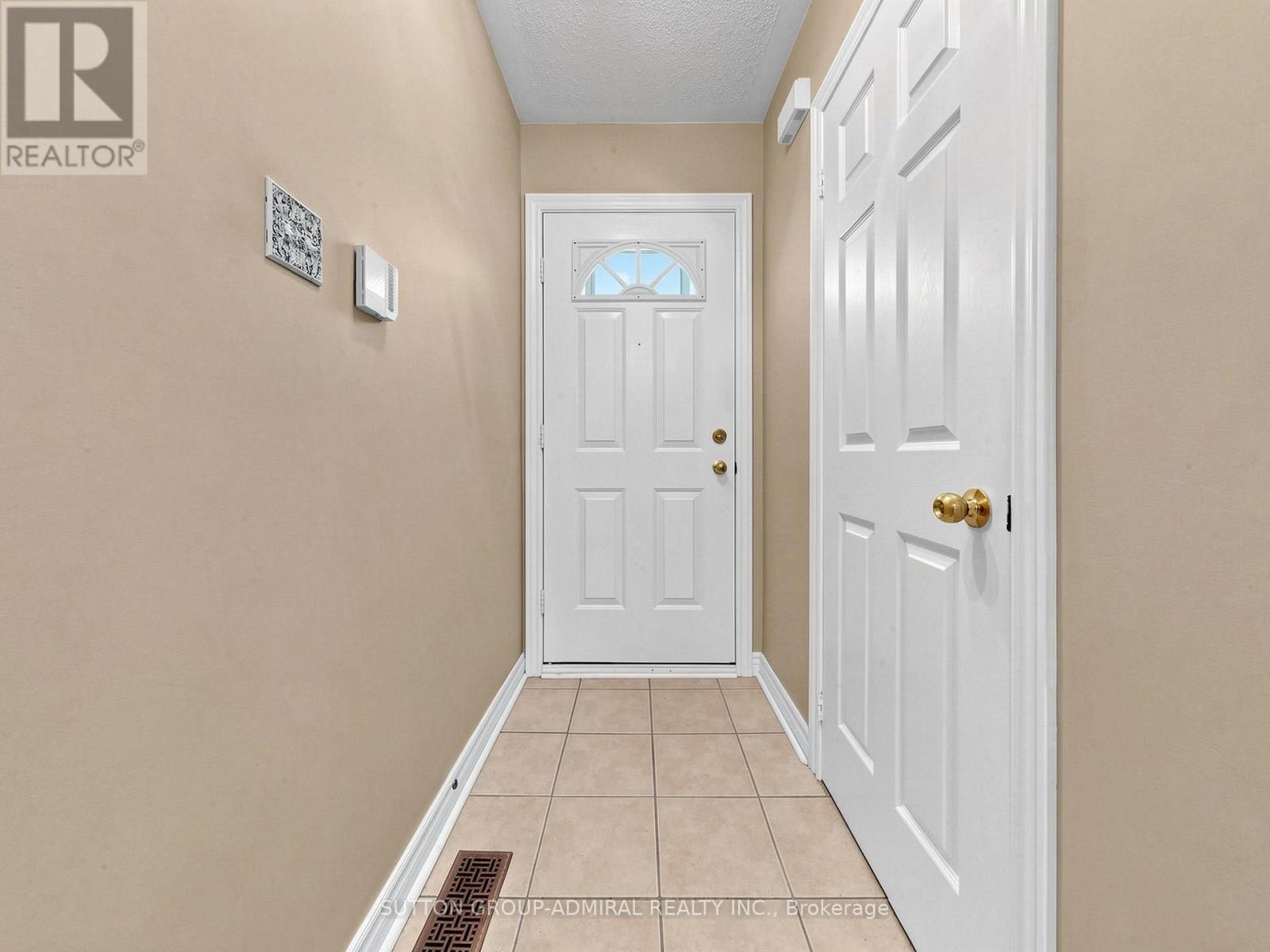 225 Kelso Crescent Property Photo 3