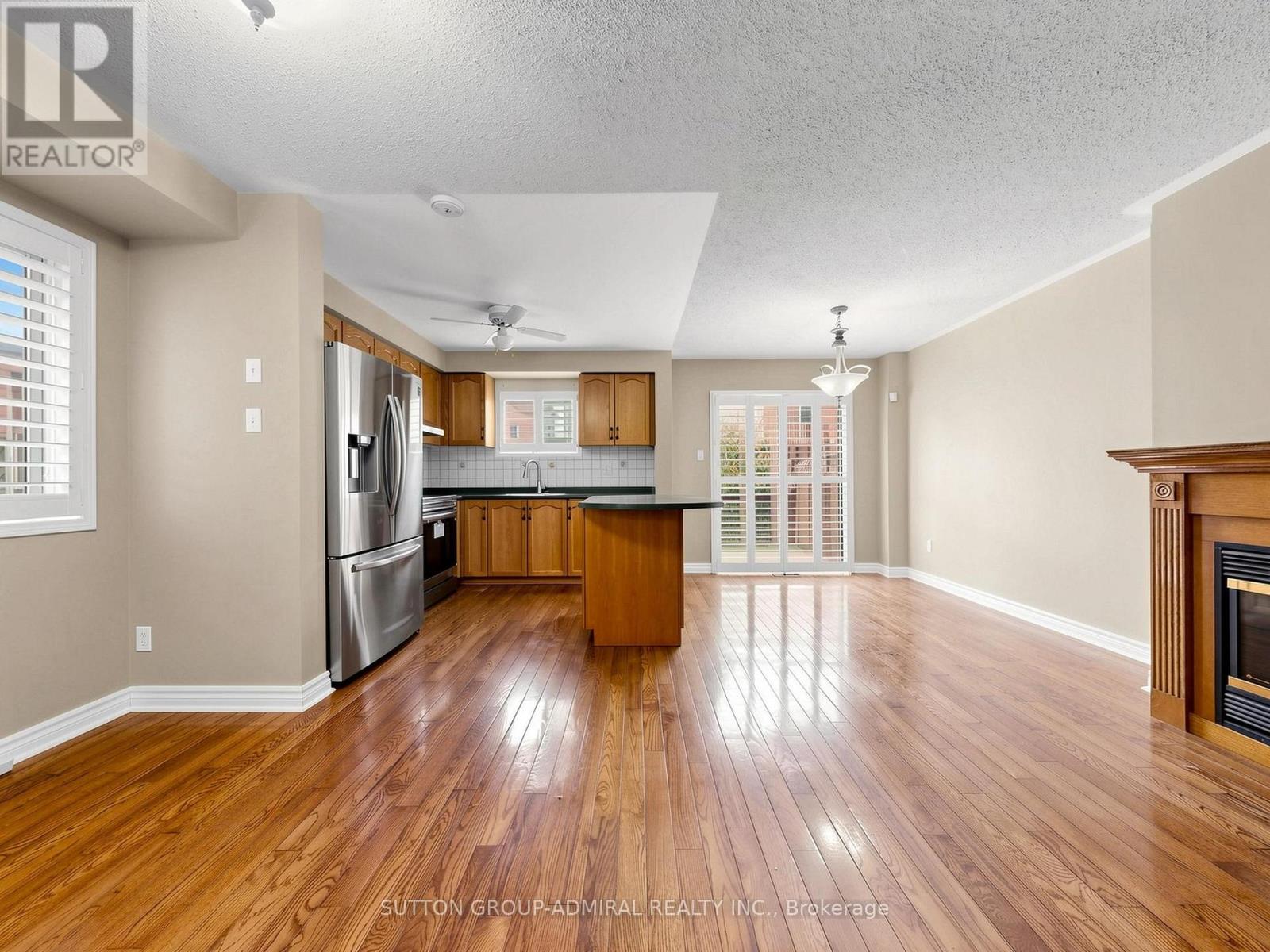 225 Kelso Crescent Property Photo 4
