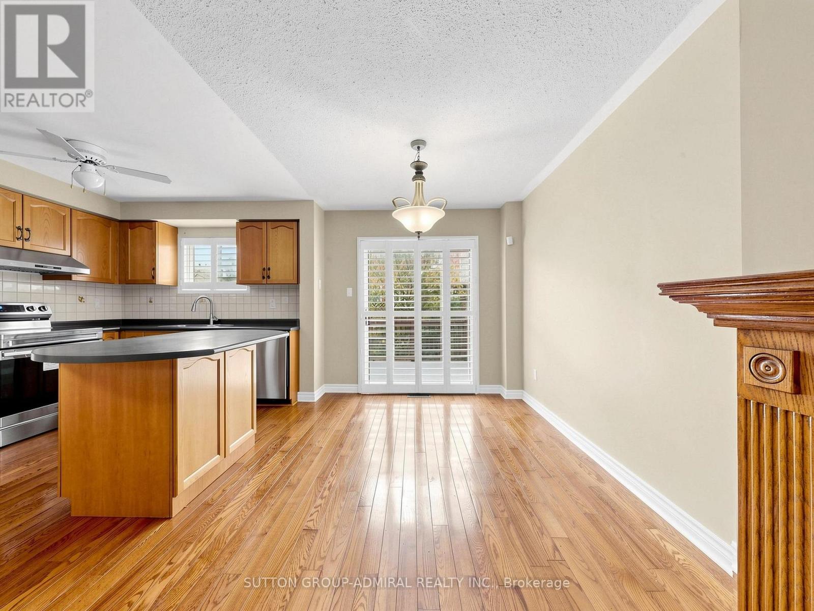 225 Kelso Crescent Property Photo 6