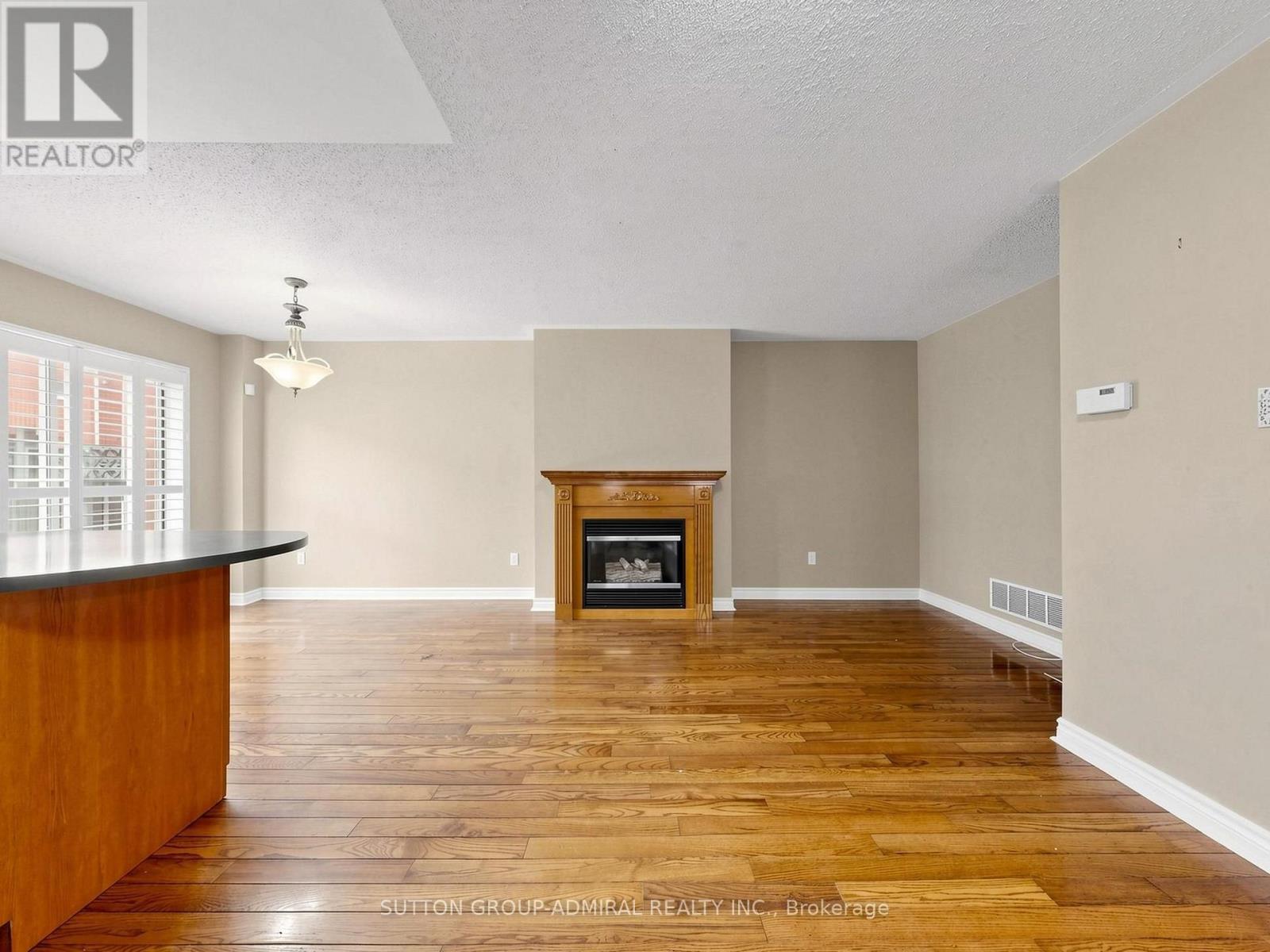 225 Kelso Crescent Property Photo 7