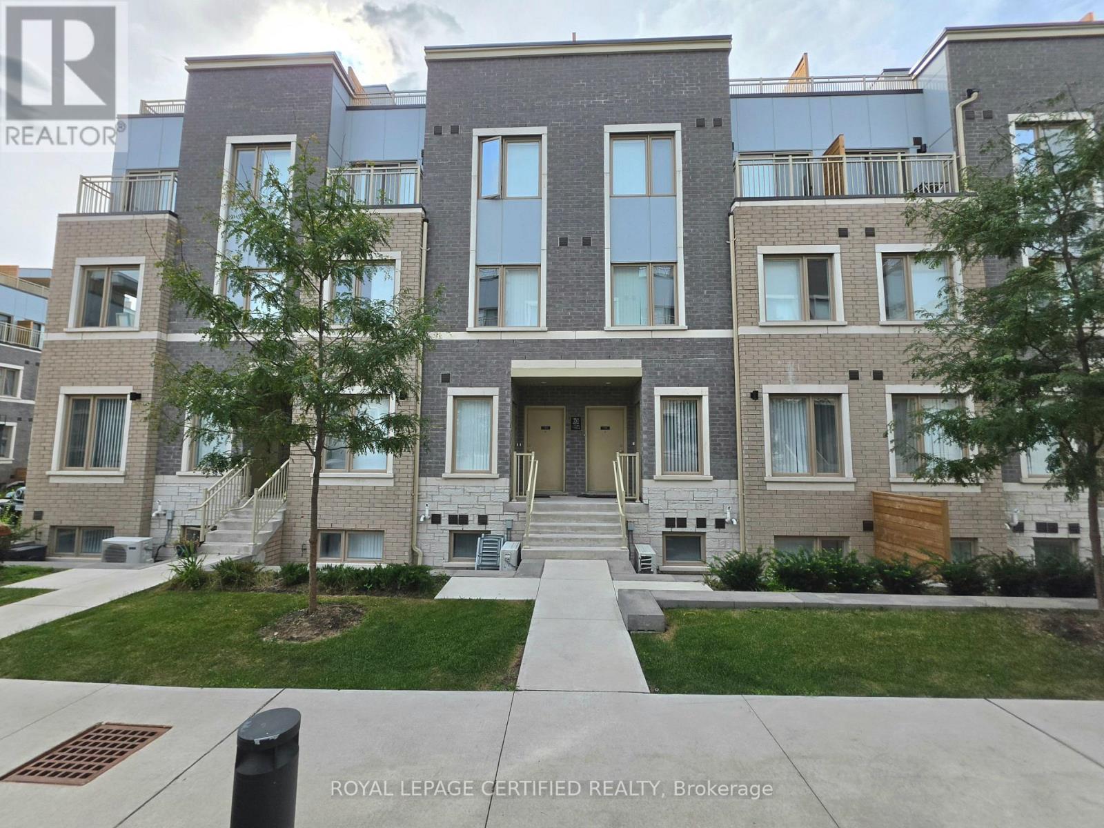 176 - 151 HONEYCRISP CRESCENT Property Photo 1