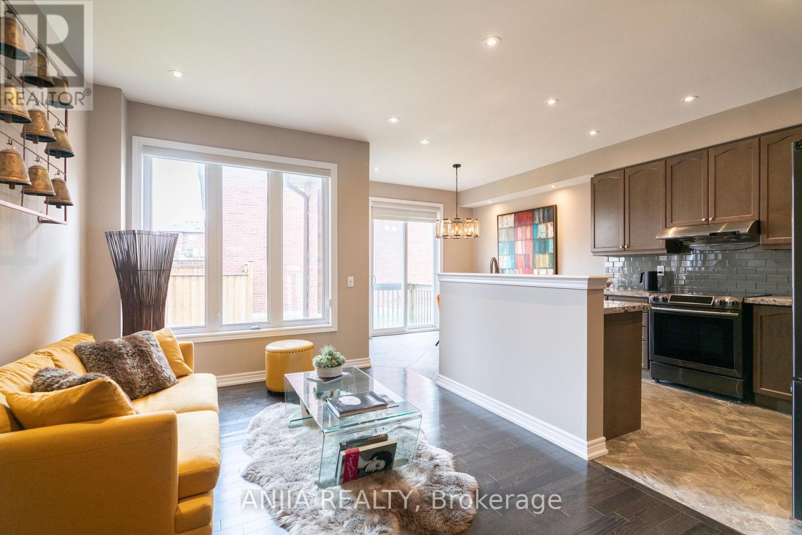 39 Percy Reesor Street Property Photo 8