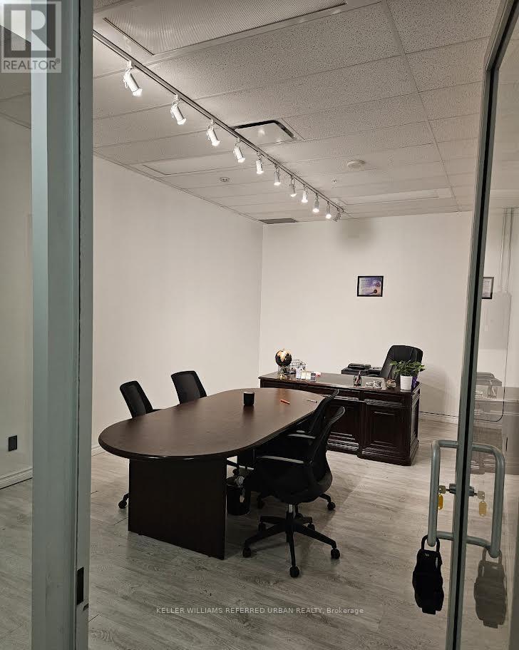260 - 7163 YONGE STREET Property Photo 1