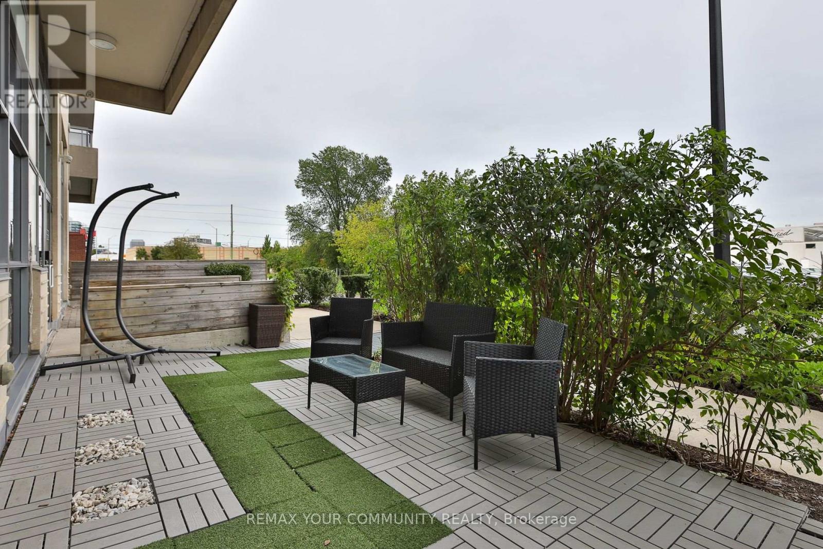 Ne103 - 9205 Yonge Street Property Photo 1