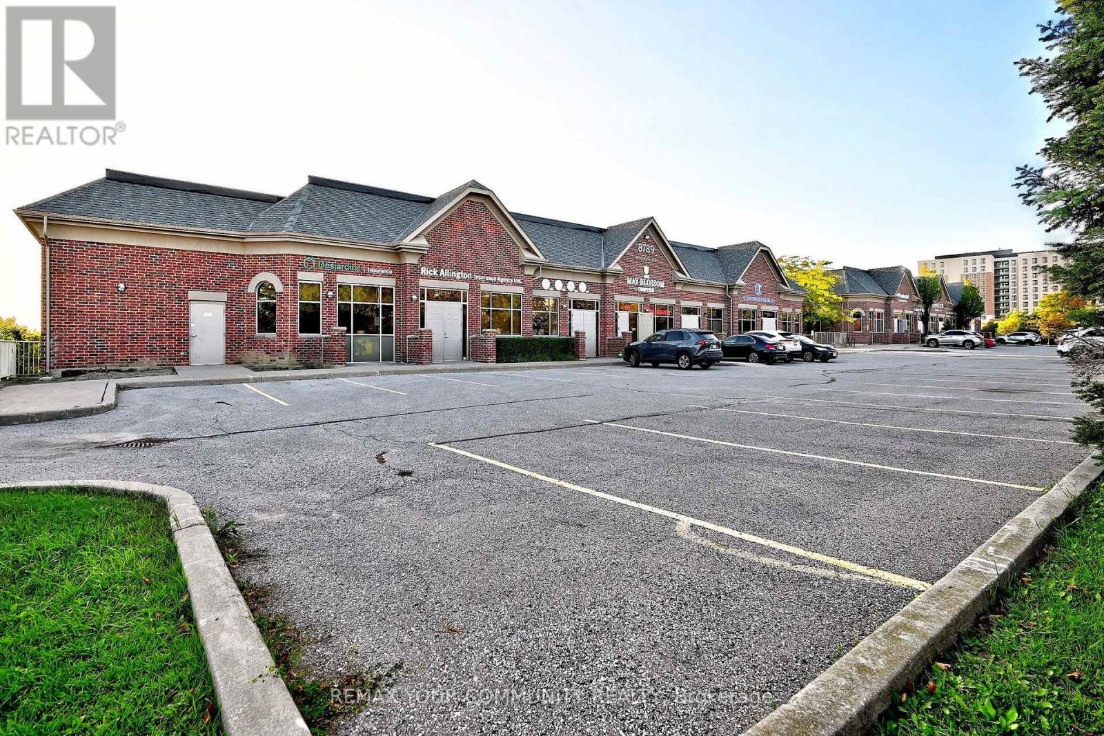 213 - 214 - 8789 Woodbine Avenue Property Photo 2