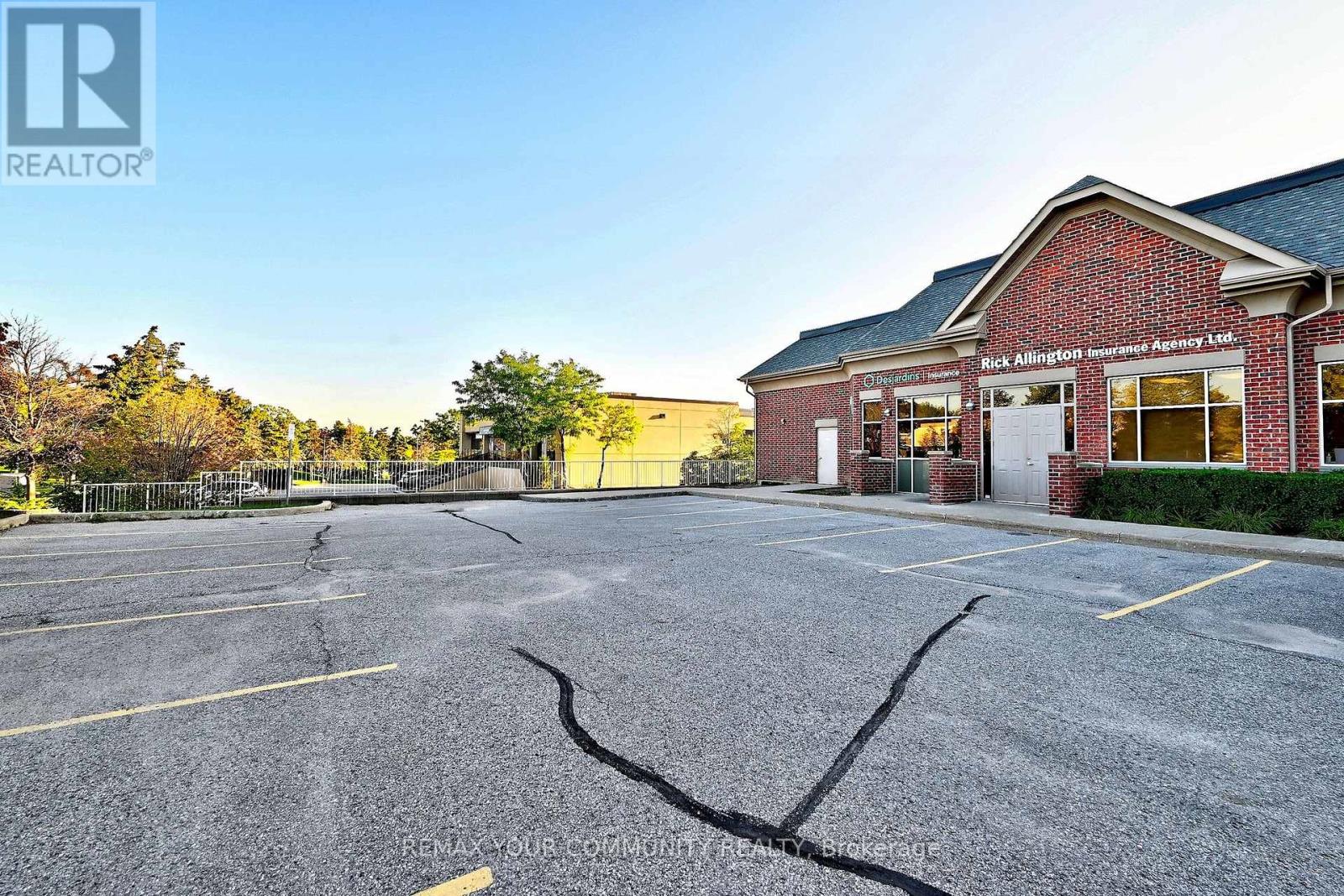 213 - 214 - 8789 Woodbine Avenue Property Photo 3