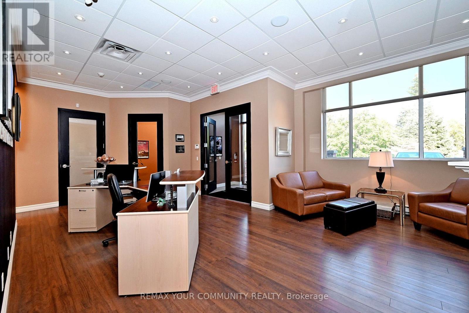 213 - 214 - 8789 Woodbine Avenue Property Photo 7
