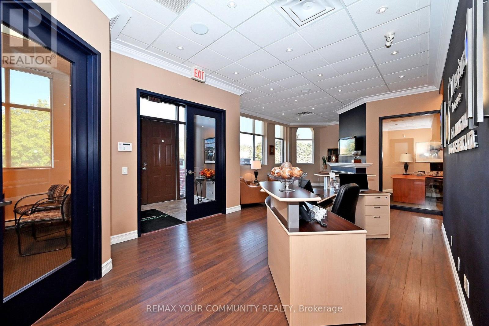 213 - 214 - 8789 Woodbine Avenue Property Photo 8