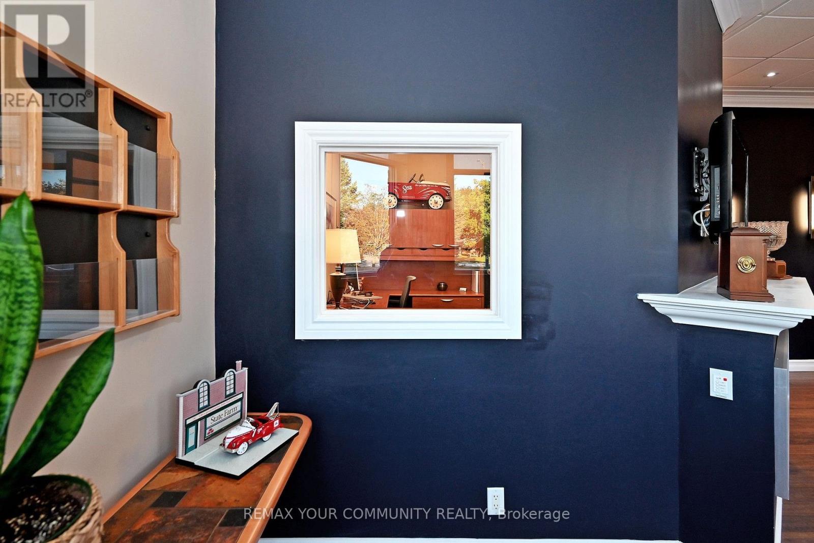 213 - 214 - 8789 Woodbine Avenue Property Photo 11