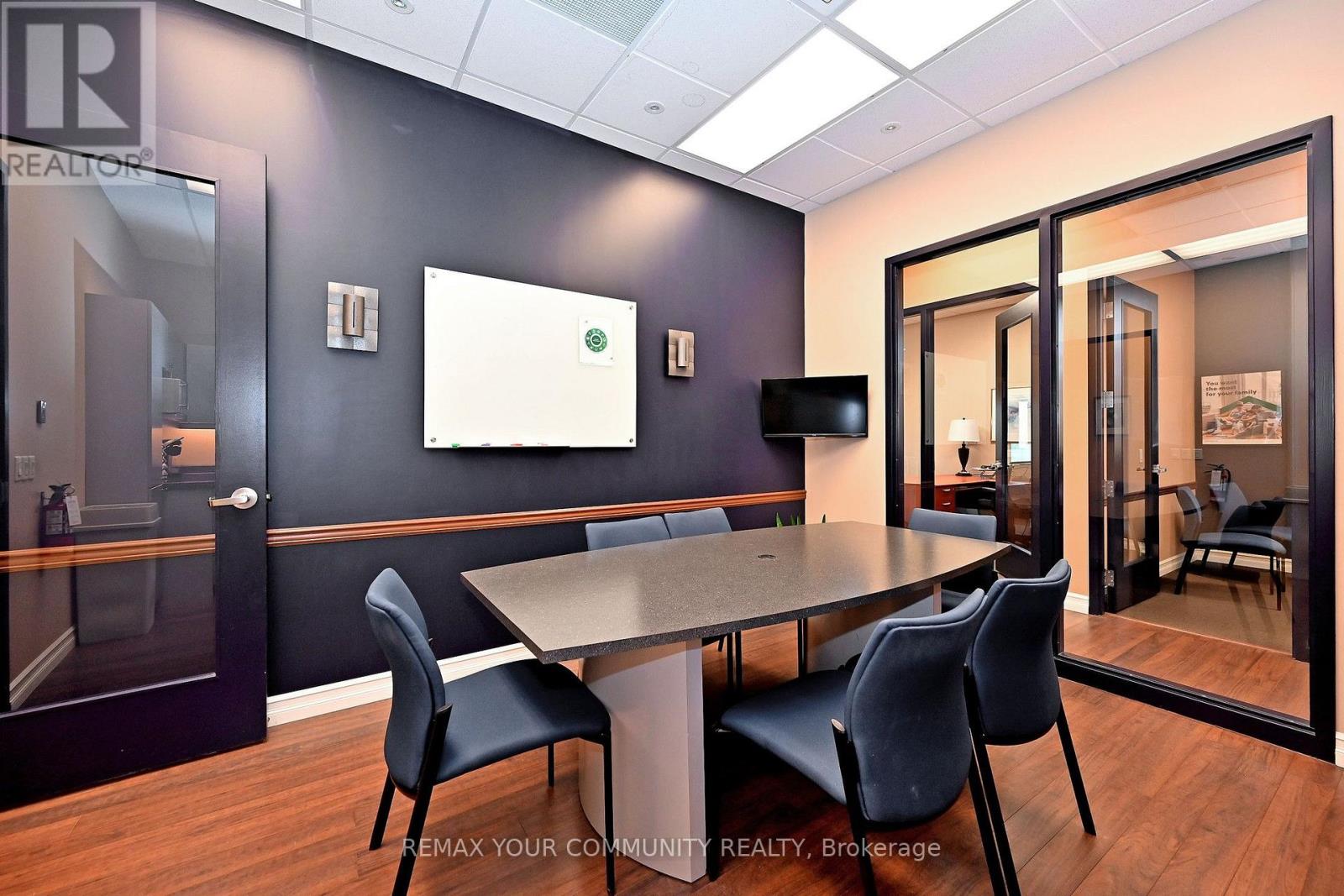 213 - 214 - 8789 Woodbine Avenue Property Photo 14