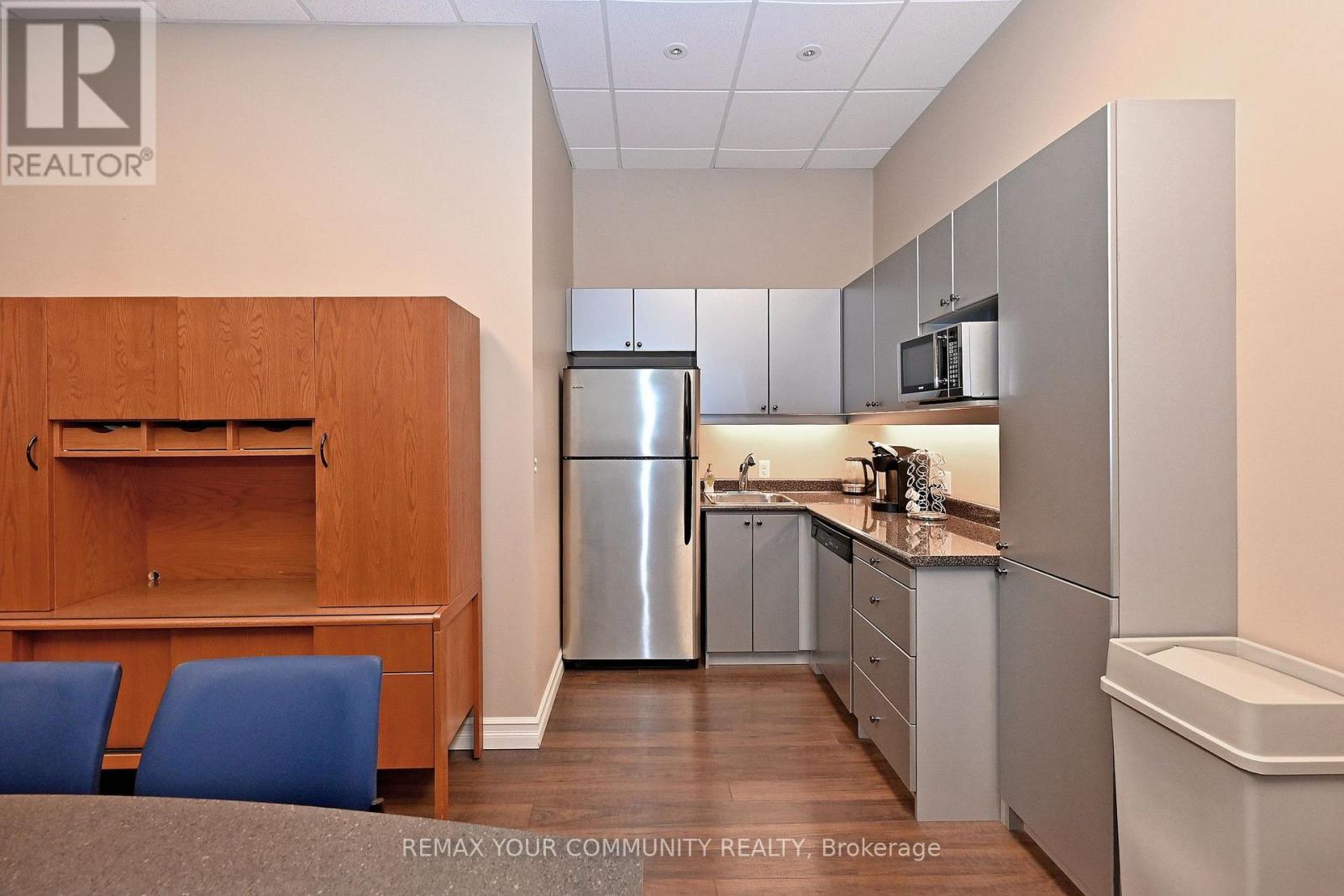 213 - 214 - 8789 Woodbine Avenue Property Photo 15