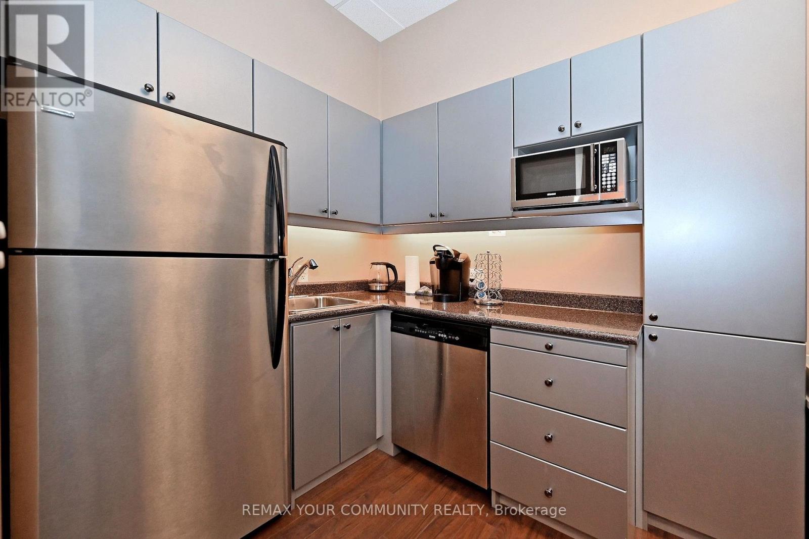 213 - 214 - 8789 Woodbine Avenue Property Photo 16