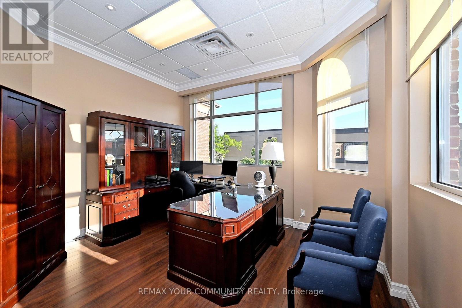 213 - 214 - 8789 Woodbine Avenue Property Photo 17