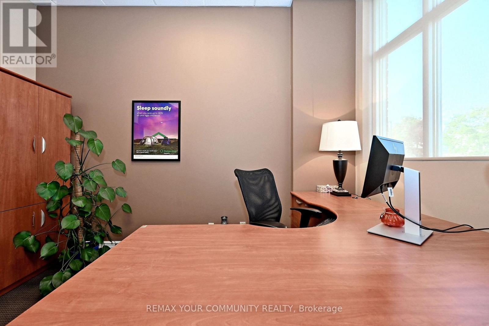 213 - 214 - 8789 Woodbine Avenue Property Photo 28
