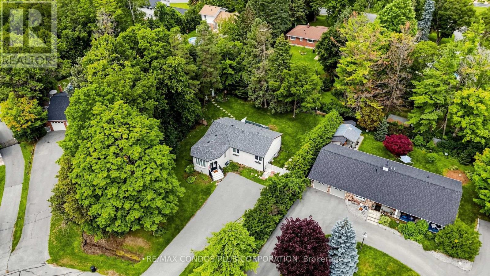 20 Southwood Crescent Property Photo 2