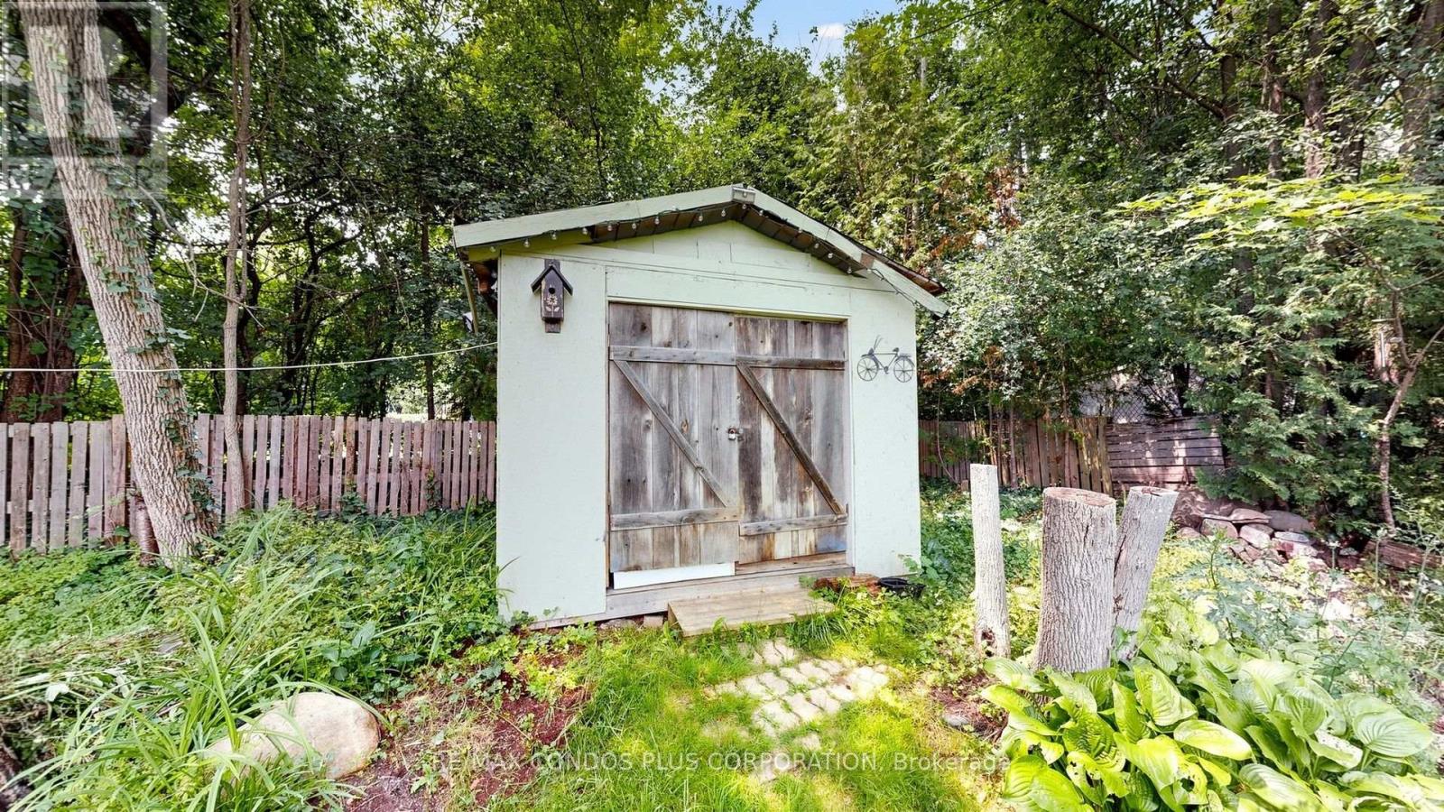 20 Southwood Crescent Property Photo 17