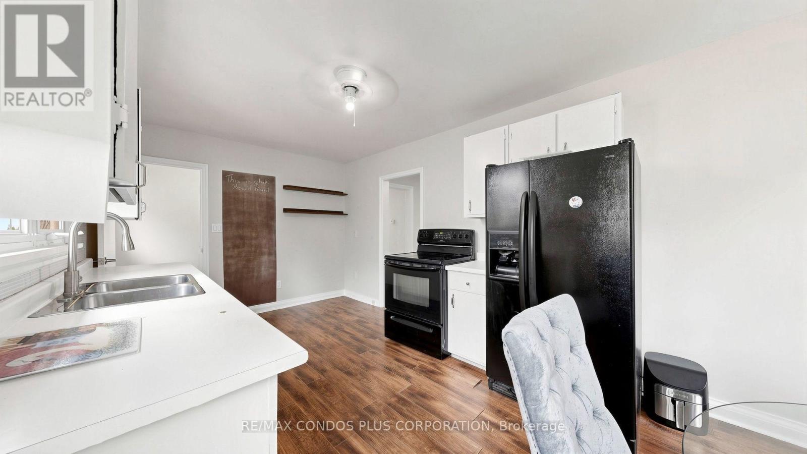 20 Southwood Crescent Property Photo 30