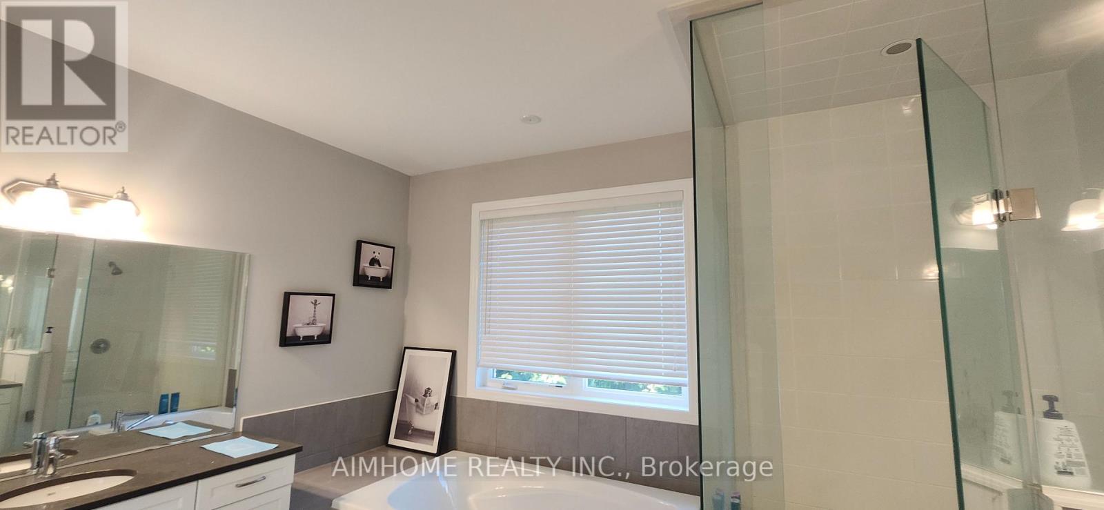 58 Major Crescent Property Photo 1