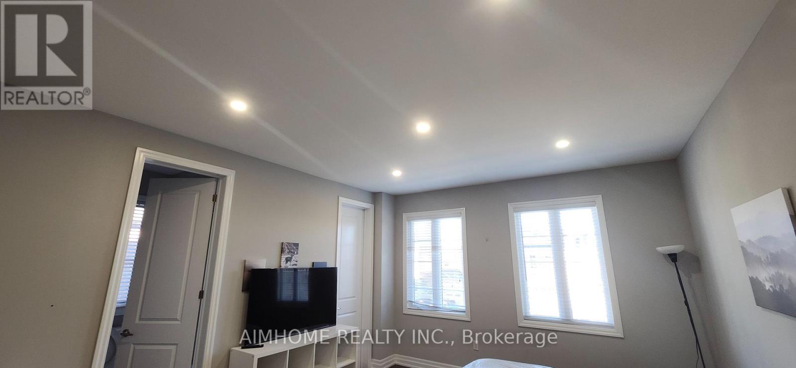 58 Major Crescent Property Photo 5