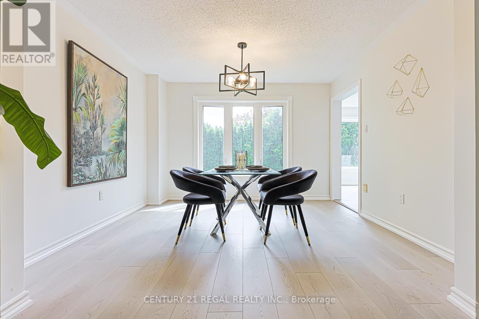 599 Sandford Street Property Photo 6