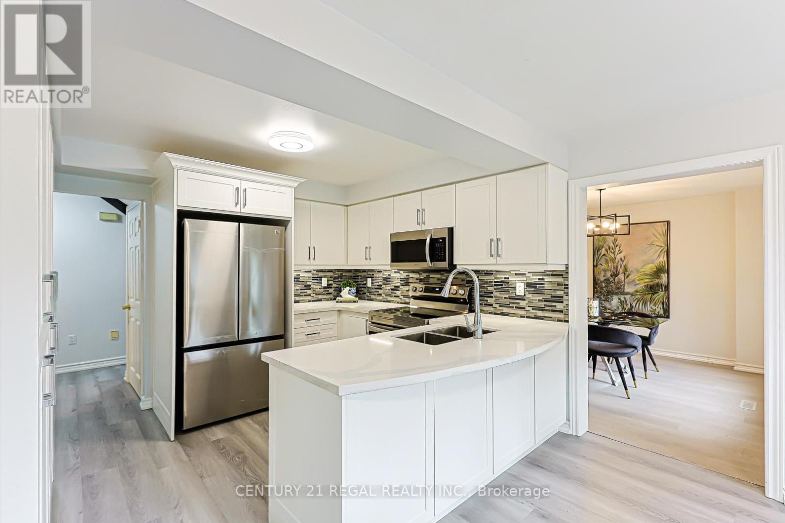 599 Sandford Street Property Photo 11