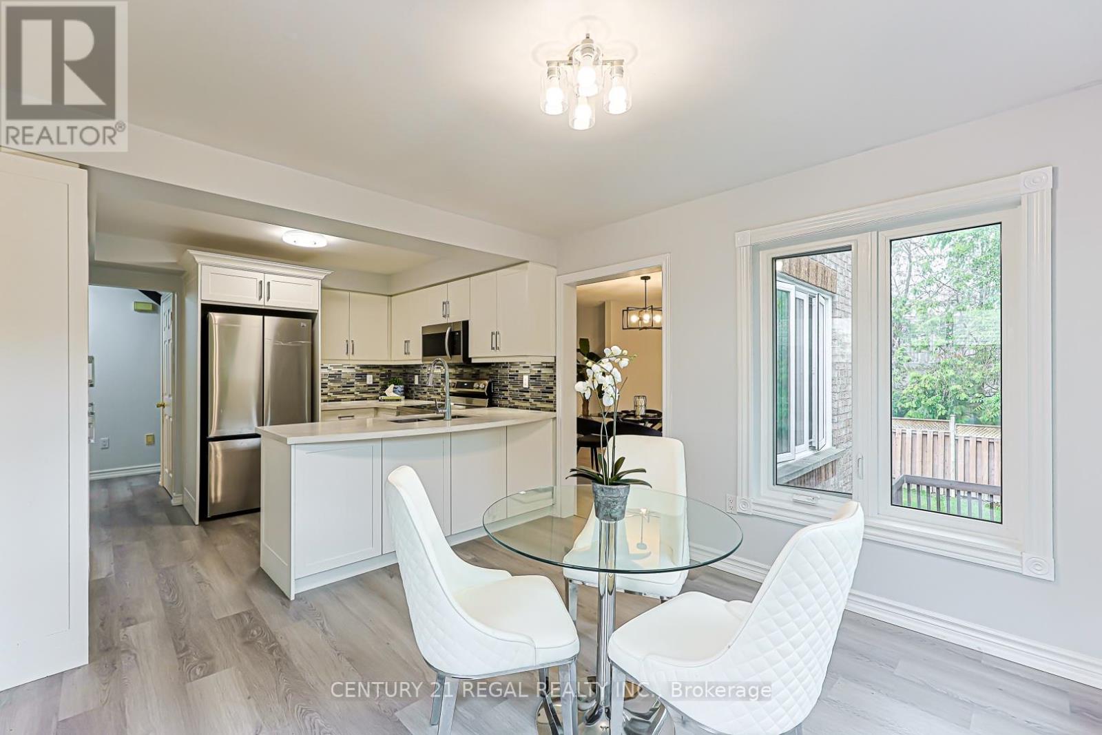 599 Sandford Street Property Photo 13
