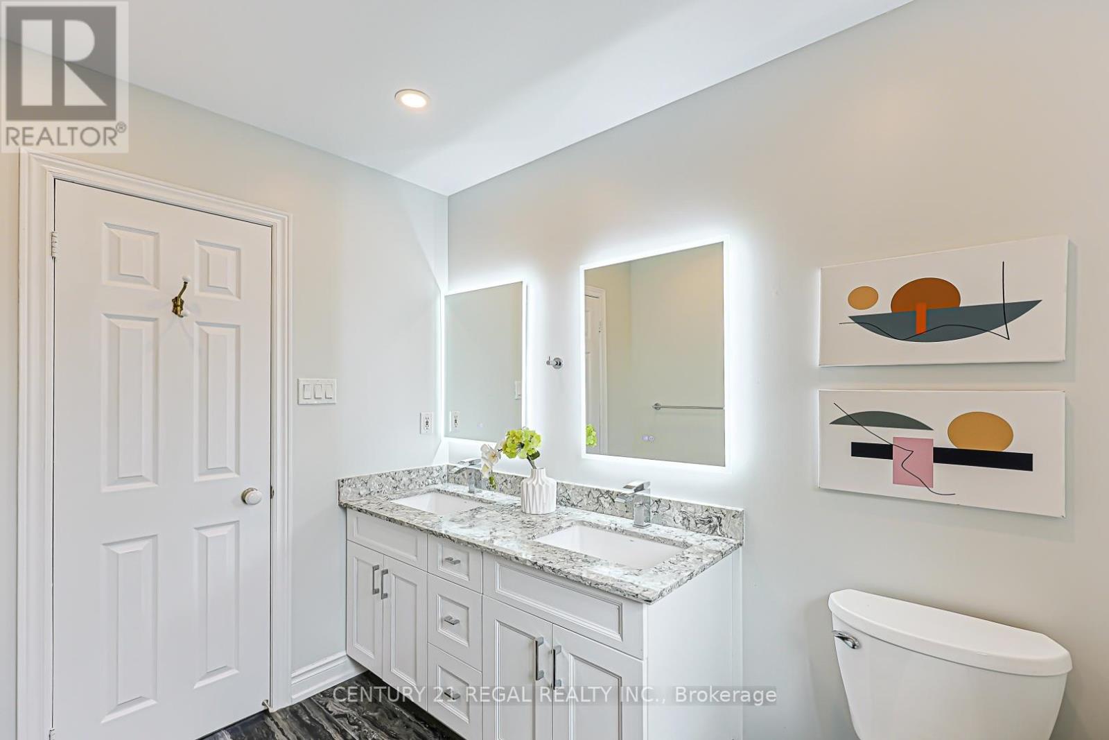 599 Sandford Street Property Photo 21