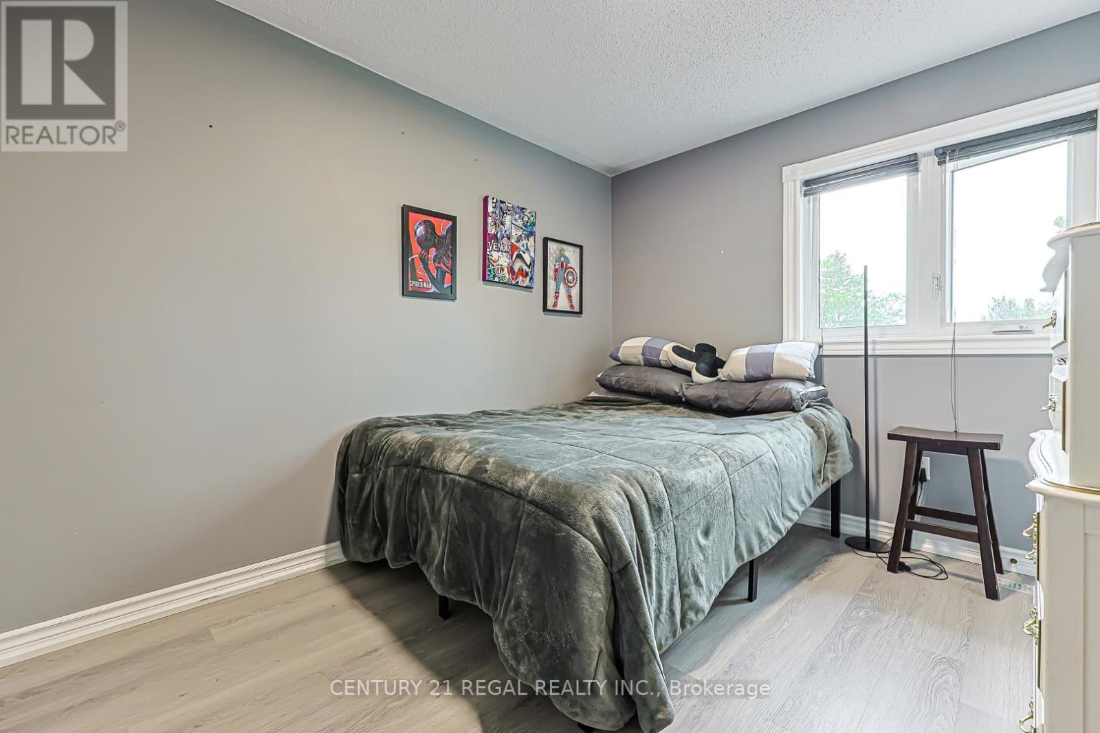 599 Sandford Street Property Photo 24