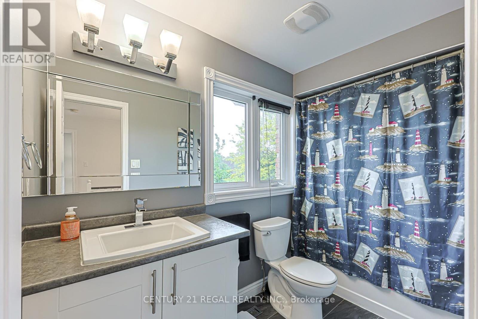 599 Sandford Street Property Photo 26
