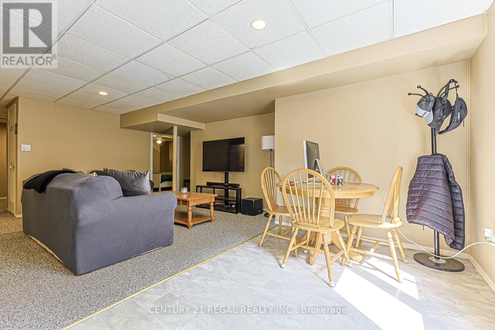 599 Sandford Street Property Photo 30